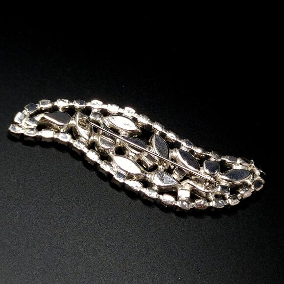 Vintage Paisley Rhinestone Brooch, Clear Glass White Centers, Rhodium Plated - Picture 7 of 10